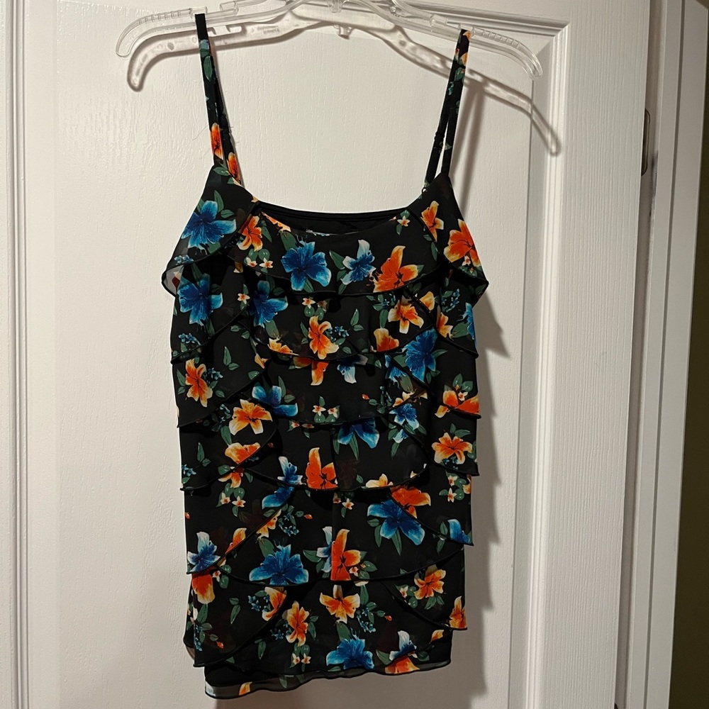 WHITE HOUSE BLACK MARKET DRESSY LAYERED FLORAL SLEEVELESS TANK SIZE MEDIUM NWT!